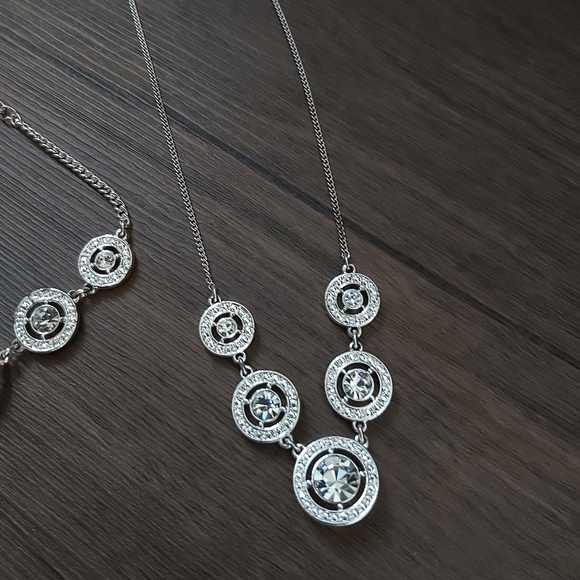 nrt Jewelry - Necklace and bracelet bundle